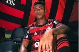 MP denuncia atacante Bruno Henrique e mais oito pessoas